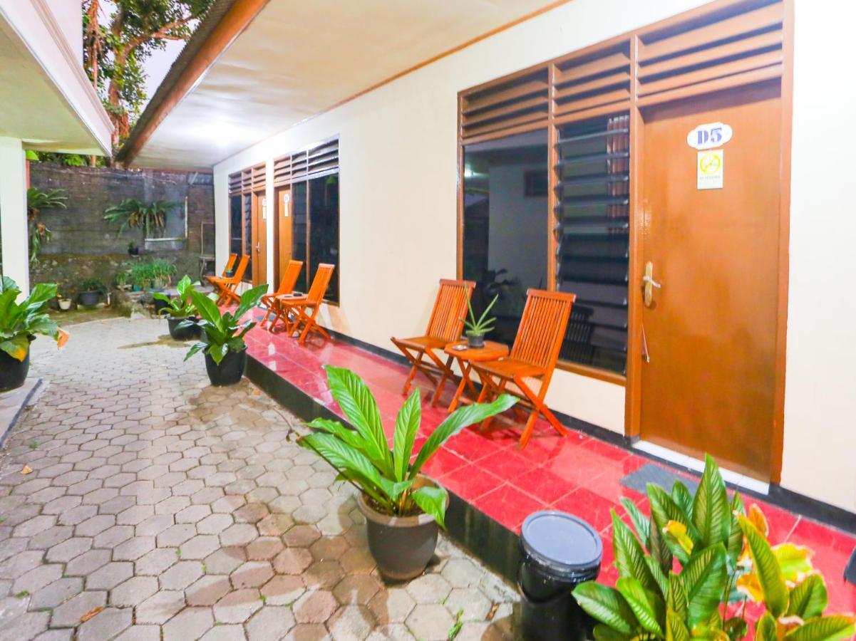 Oyo 93136 Hotel Santo Djaya 2 ボゴール エクステリア 写真